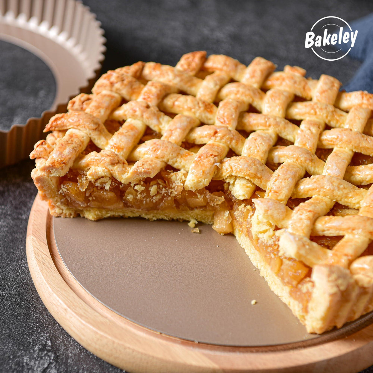 Bakeley 9-Inch Round Tart Pan with Loose Removable Bottom, Non-Stick Carbon Steel Quiche Pan for Oven Baking (Champagne Gold)