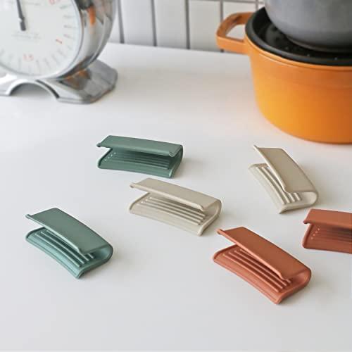 Carrotez Silicone Pot Holders, Heat Resistant Pot Handle Covers for Kitchen, Accessories for Cast Iron or Ceramic Dutch Ovens, 1 Pair (2 pcs) - Cream