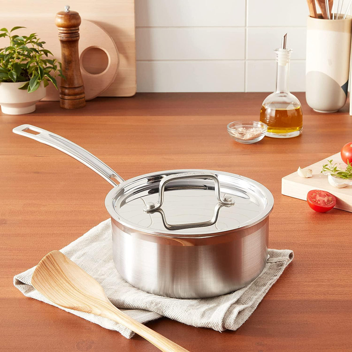 Cuisinart Saucepan with Cover, Triple Ply 2-Quart Skillet, Multiclad Pro, MCP19-18N