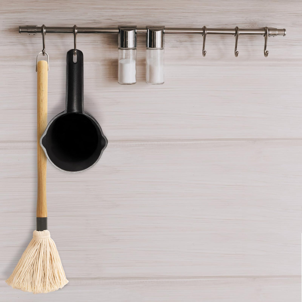 Eorbow Cast Iron Sauce Pot and BBQ Mop Brush Set for Grilling, 4 Pcs Barbecue Accessories Include Basting Melting Saucepan, Wooden Sauce Mop with 2 Replacements for Meat Smoker, Grill, Stove