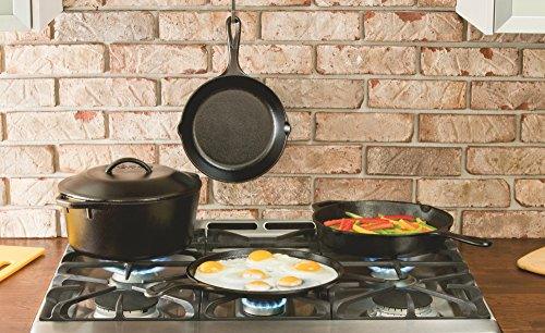 Lodge L8DO3 Cast Iron Dutch Oven, Pre-Seasoned, 5-Quart,Black