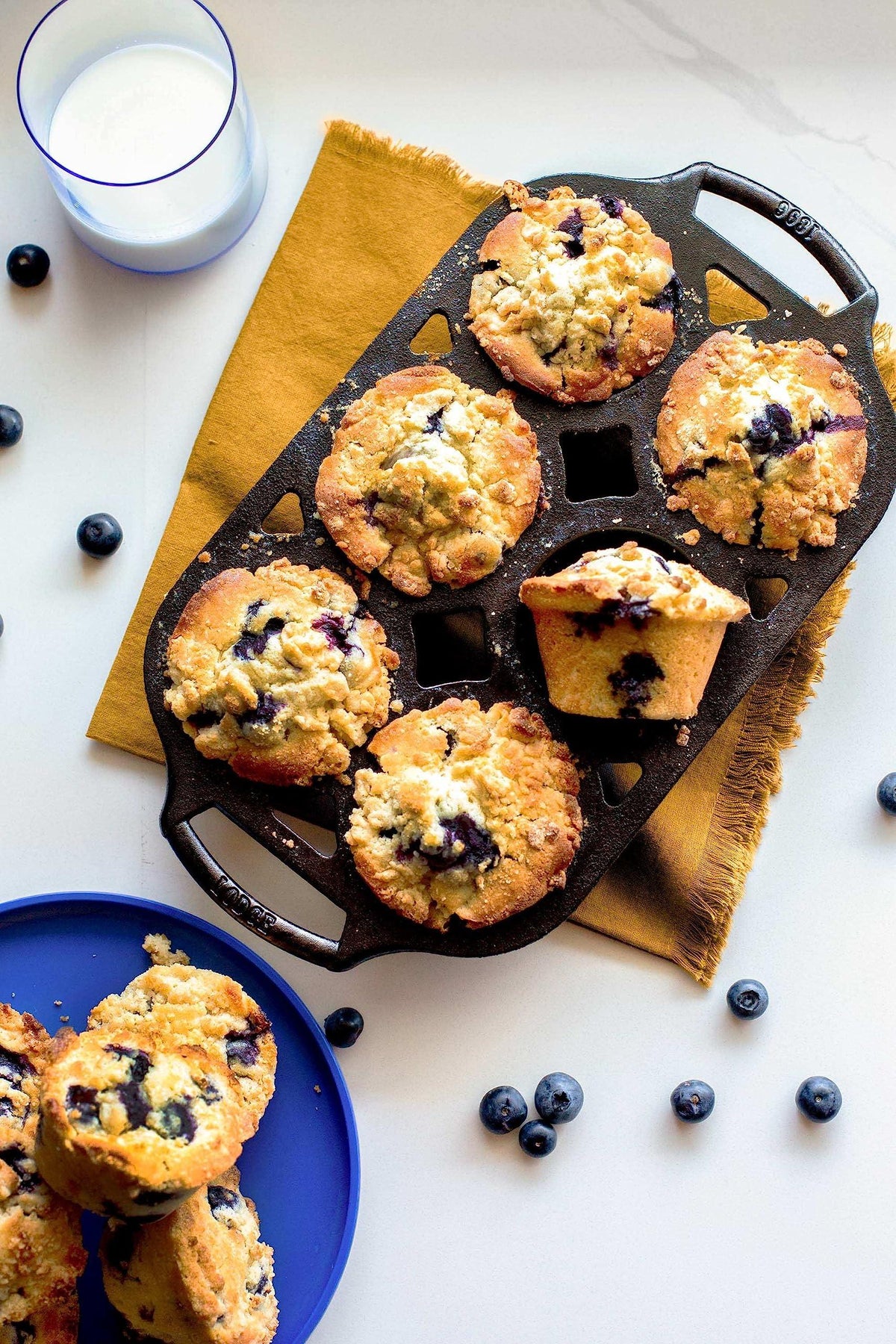 Lodge Seasoned Cast Iron Muffin Pan, 6 Impressions , 12.69"