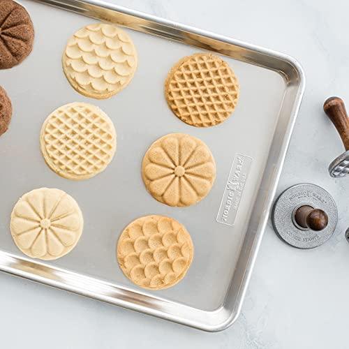 Nordic Ware 01235 – Heirloom Cookie Stamps, Grey