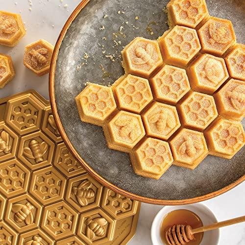 Nordic Ware Honeycomb Pull - Apart Pan, 10-Cup, Toffee