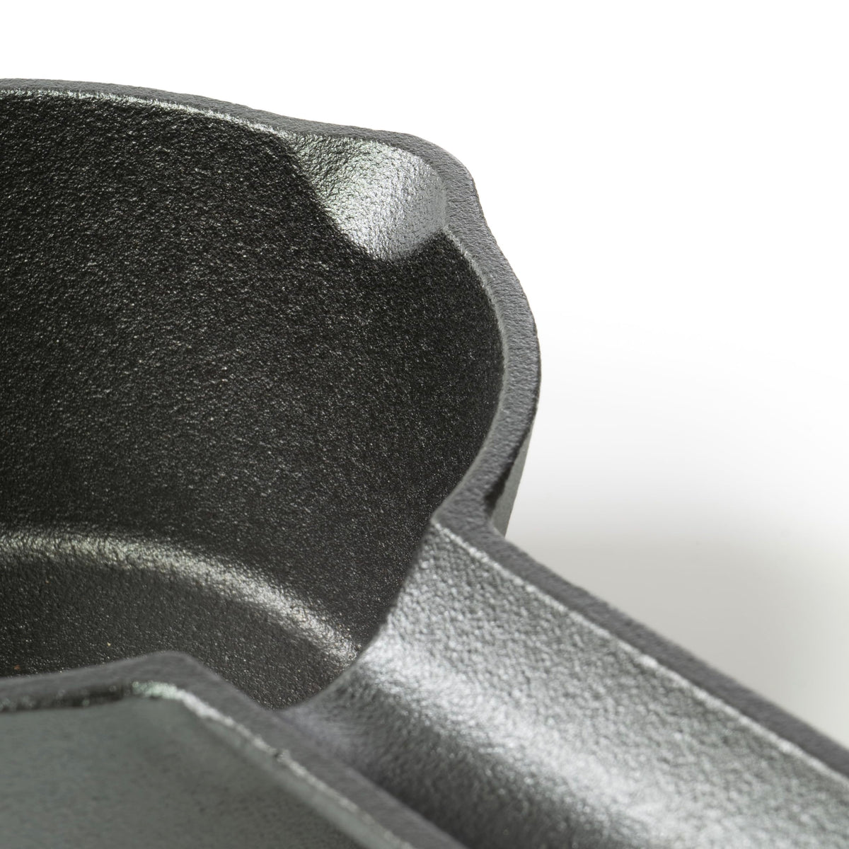 Pajaso Design - Cast Iron Basting Pot Set for Grill Cooking - Melting Pan for BBQ - Complete with Glaze Brush and Sauce Mop