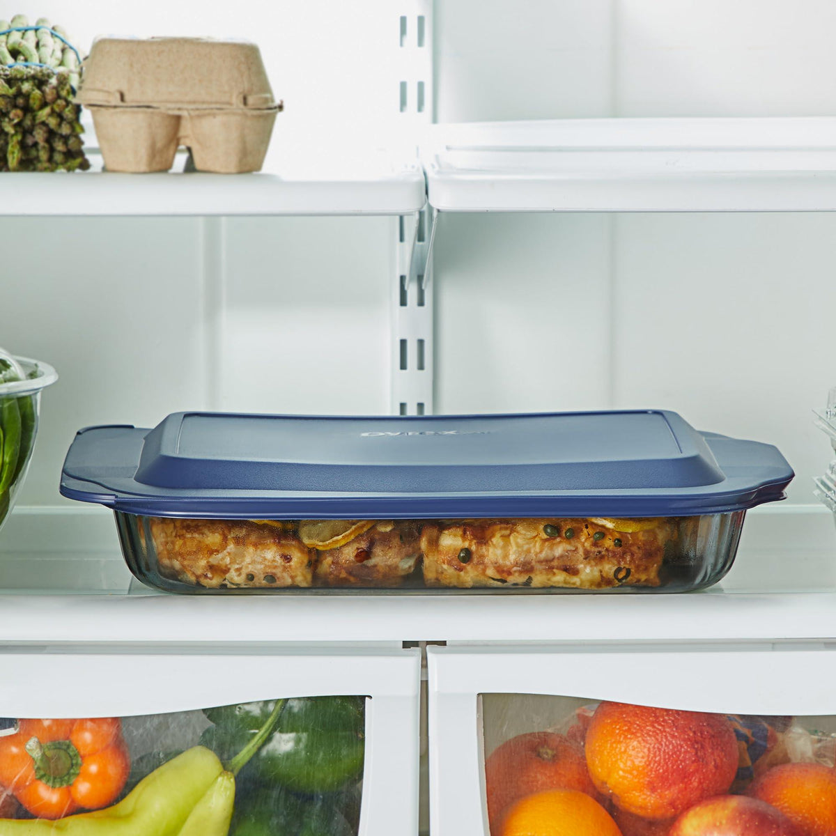 Pyrex Sculpted Tinted (9x13) Glass Baking Dish with BPA-Free Lid, Oblong Bakeware Glass Pan For Casserole & Lasagna, Dishwasher, Freezer, Microwave and Pre-Heated Oven Safe, Smoke