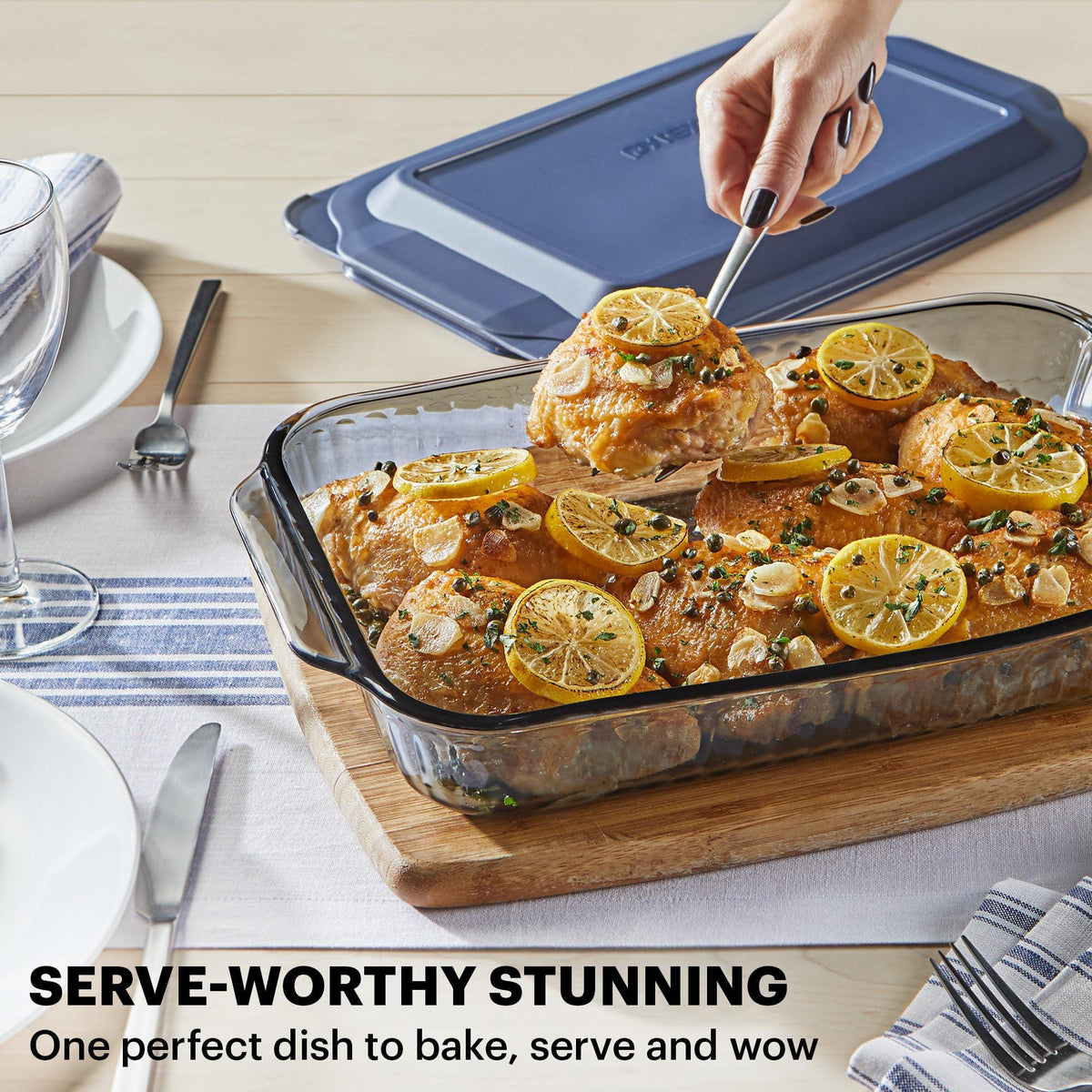 Pyrex Sculpted Tinted (9x13) Glass Baking Dish with BPA-Free Lid, Oblong Bakeware Glass Pan For Casserole & Lasagna, Dishwasher, Freezer, Microwave and Pre-Heated Oven Safe, Smoke