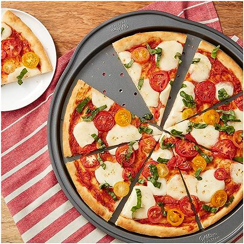 Wilton Perfect Results Non-Stick Crisper, 14-Inch Pizza Pan, 0, Silver